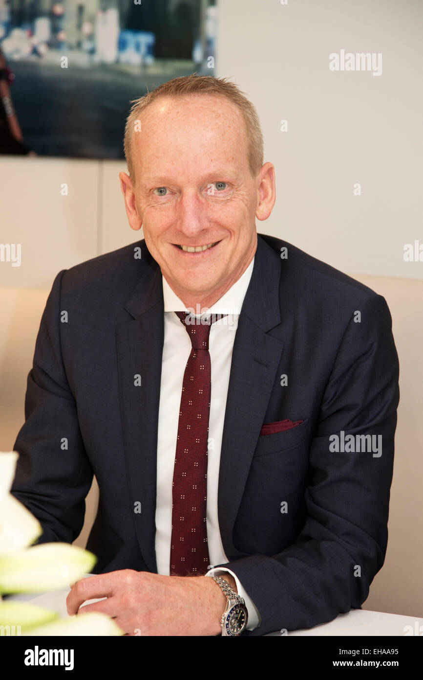 Karl-Thomas Neumann, président de GM Europe Operations au salon de Genève 2015 Banque D'Images