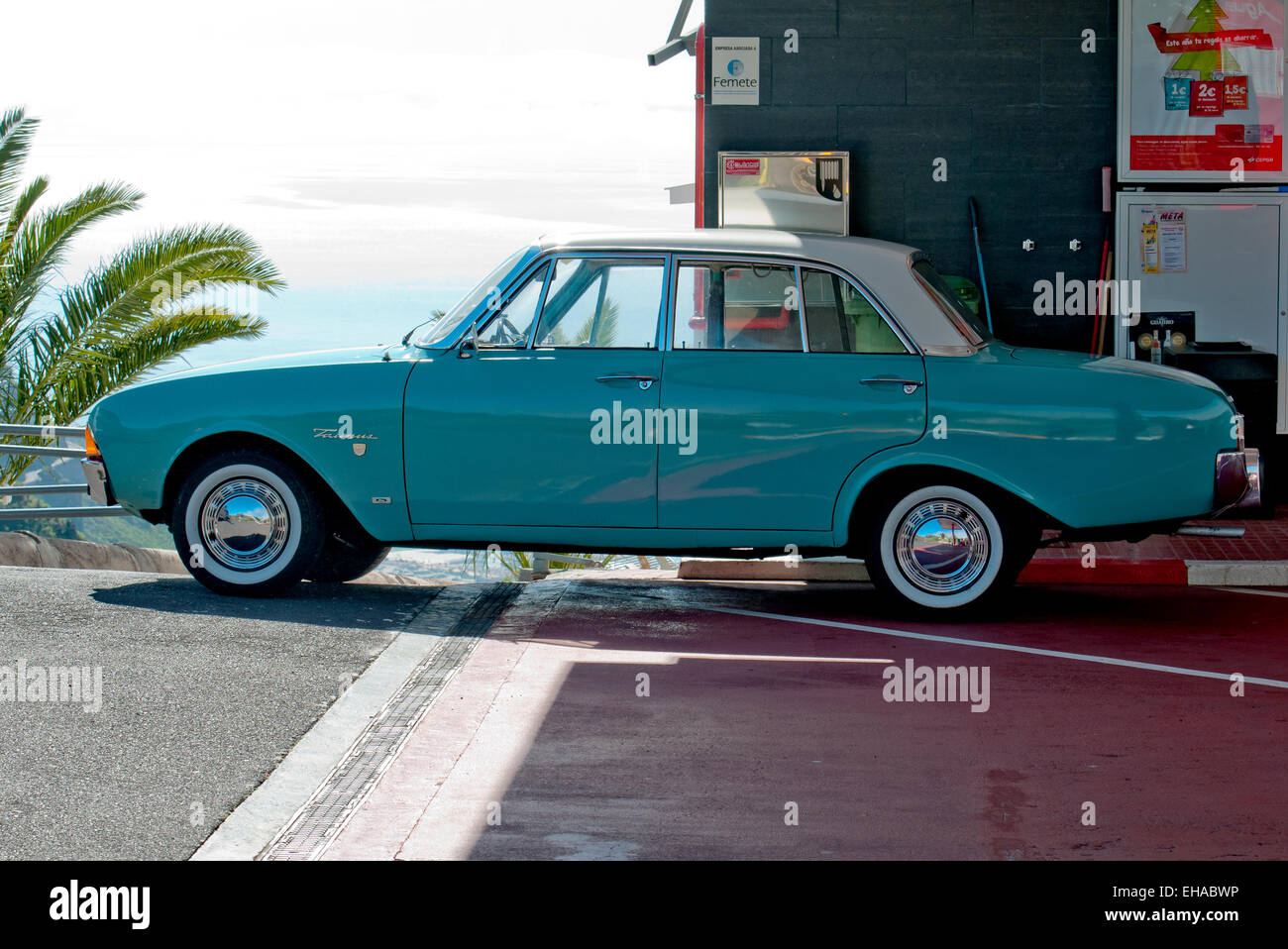 Voiture, Ford Taunus 17M P3, ' ' baignoire, bleu, année modèle 1960-1964 Banque D'Images