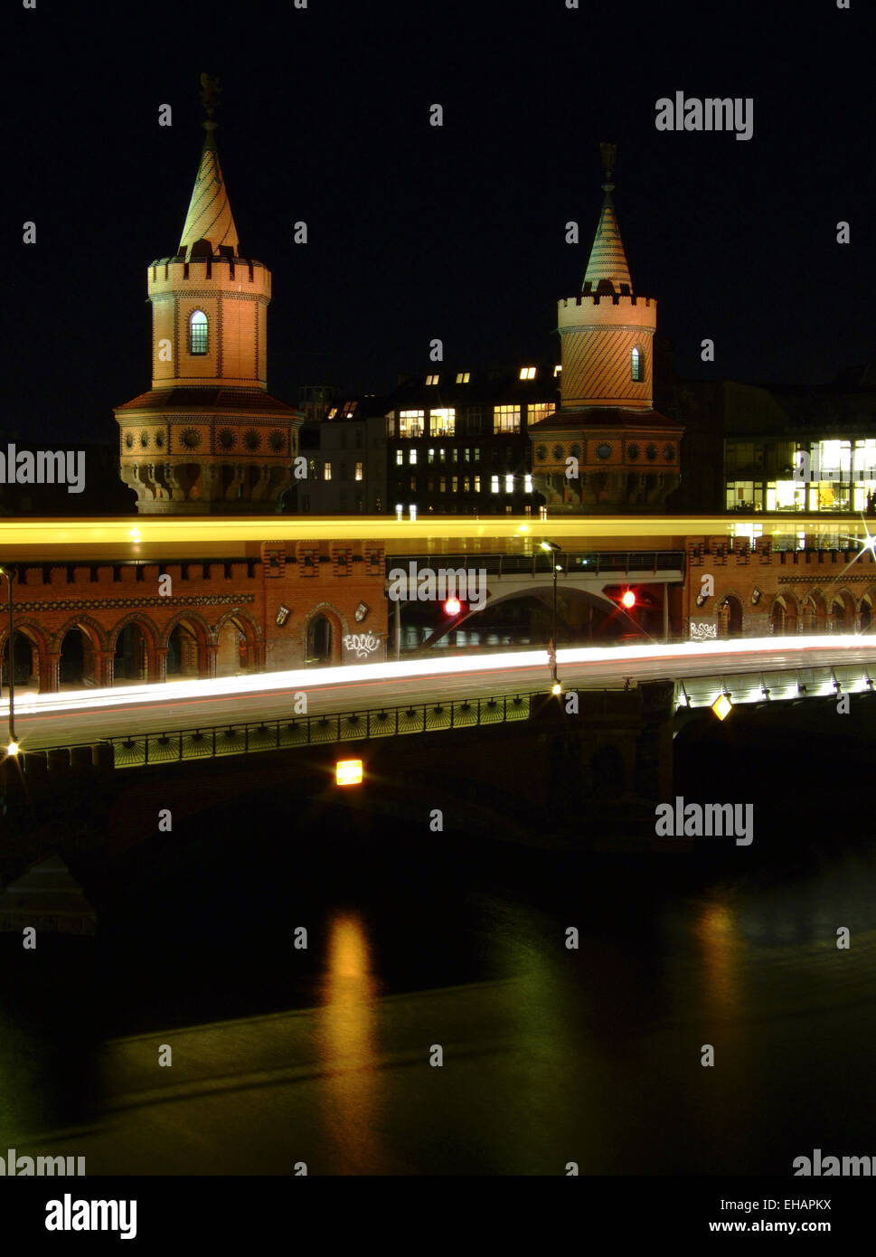 Oberbaumbrücke à Berlin-Kreuzberg Banque D'Images