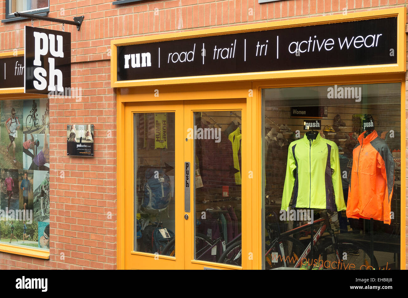 Les activités de plein air les pousser à Devizes shop UK Banque D'Images