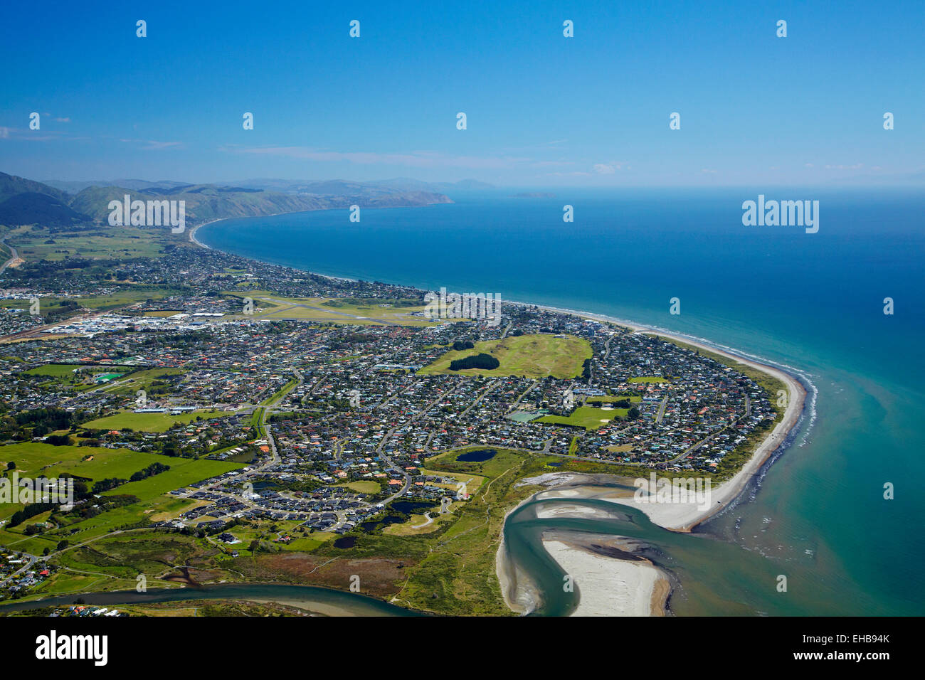 Waikanae, rivière et plage de Paraparaumu, Côte Kapiti, région de Wellington, Île du Nord, Nouvelle-Zélande - vue aérienne Banque D'Images