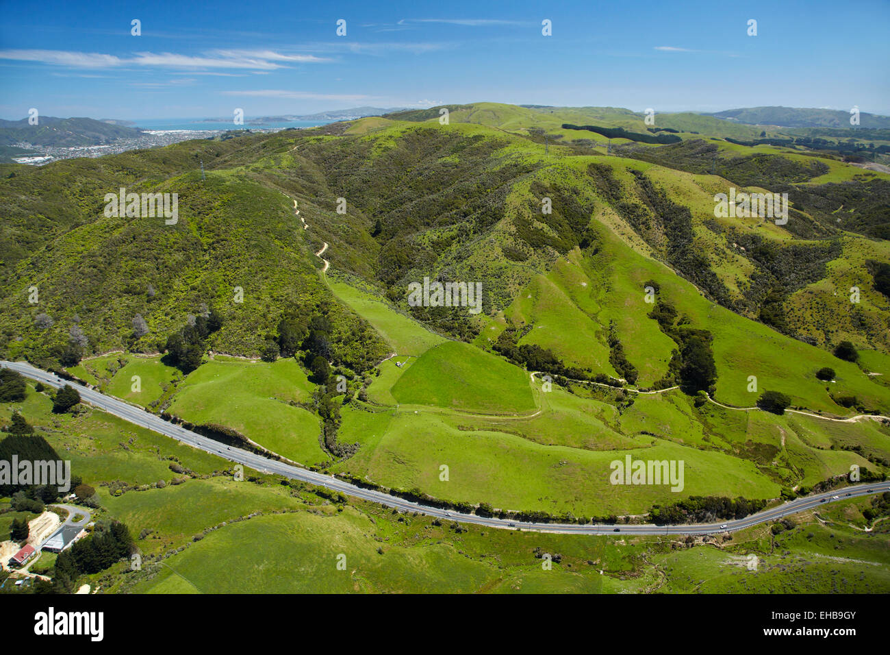 Les terres agricoles, Judgeford, Porirua, Wellington, Île du Nord, Nouvelle-Zélande - vue aérienne Banque D'Images