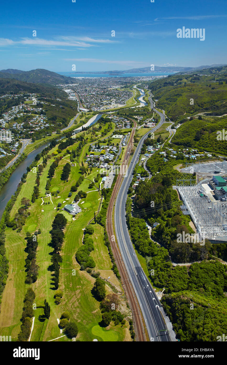 Hutt River, Manor Park Golf Course et la State Highway 2, Lower Hutt, Wellington, Île du Nord, Nouvelle-Zélande - vue aérienne Banque D'Images