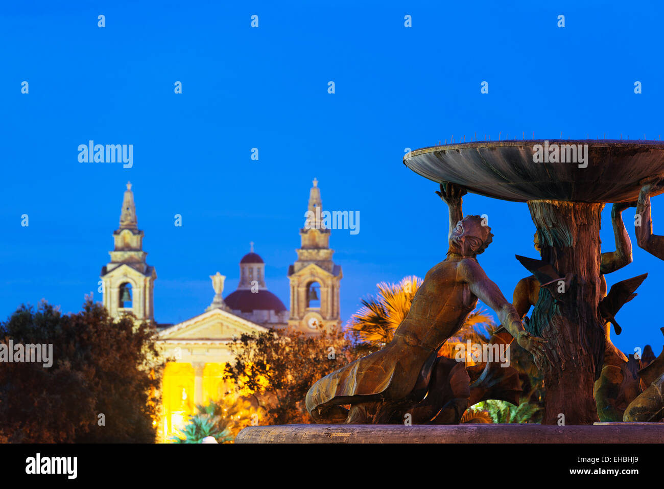 L'Europe méditerranéenne, Malte, Floriana Domaine de La Valette, église de St Publius et fontaine du Triton Banque D'Images