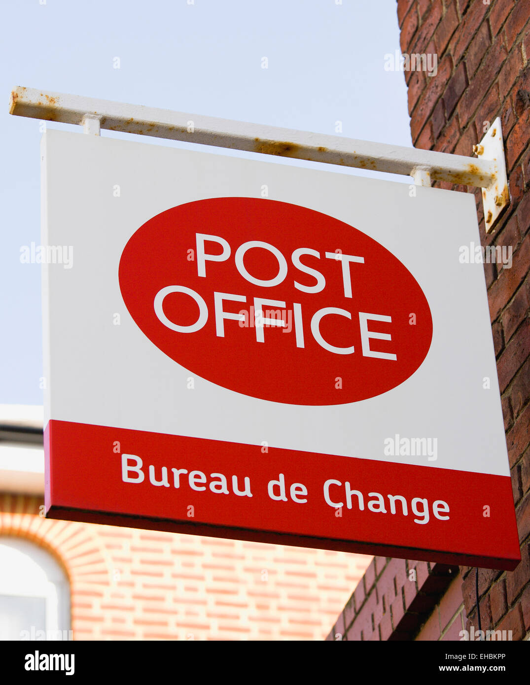 Affaires, finances, argent, Post Office Bureau de change des devises  étrangères signe sur le mur d'un bâtiment du bureau de poste Photo Stock -  Alamy