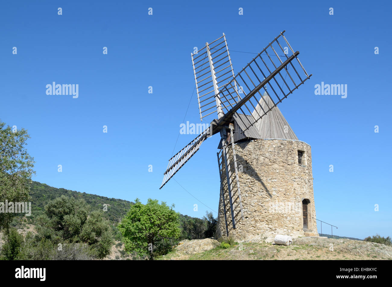 Moulin en pierre Grimaud Var Provence France Banque D'Images