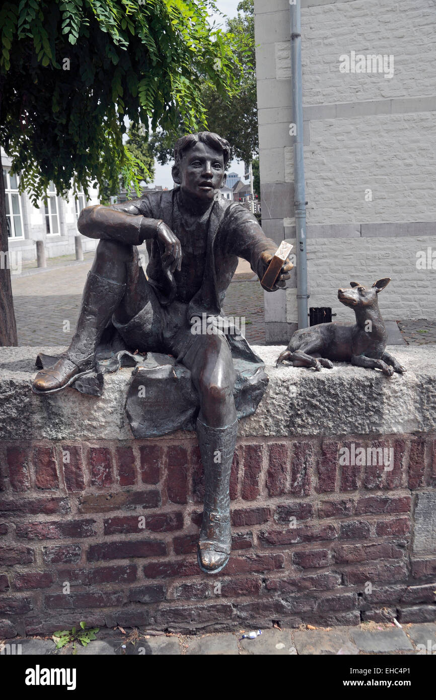 L'OET de Stokstraot «Pieke ' (Batteraof Pieke et son chien Maoke) sculpture à Maastricht, Limbourg, Pays-Bas. Banque D'Images