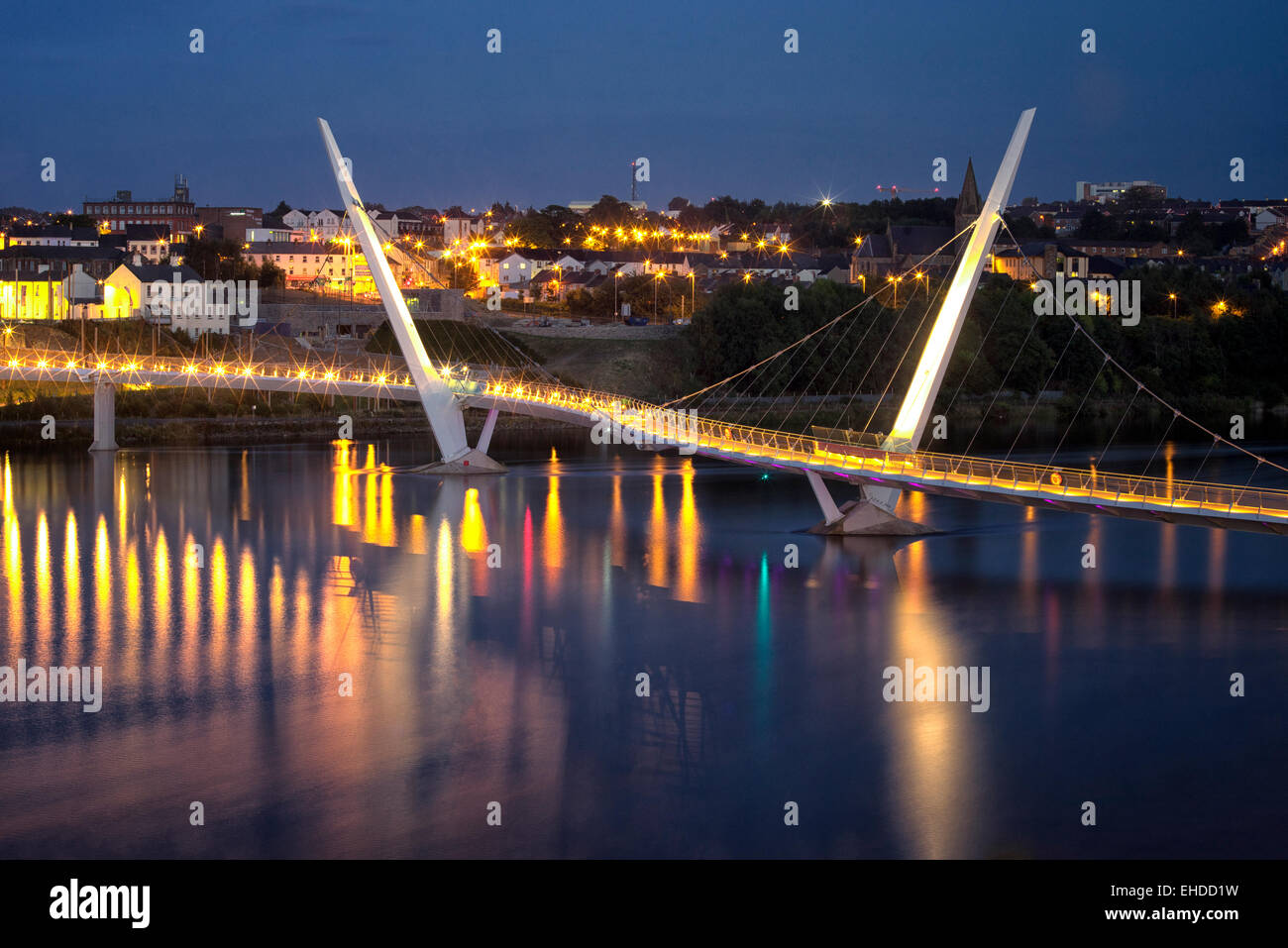 Le Pont de la paix. Dublin, Irlande du Nord. Banque D'Images