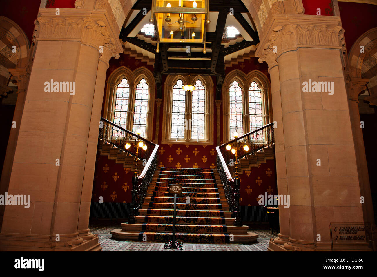 Hôtel Renaissance,Hall,grand escalier original & vestibule,conformément à la conception de style Victorien,St Pancras Station, London Banque D'Images