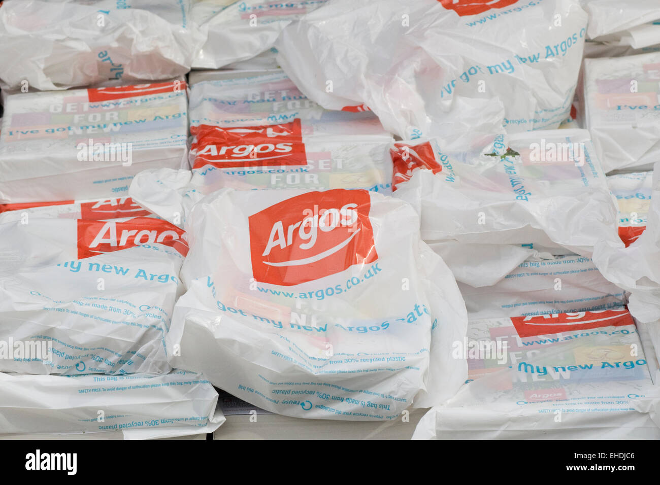 Livres à Argos emballages en plastique pour le public de prendre gratuitement Banque D'Images