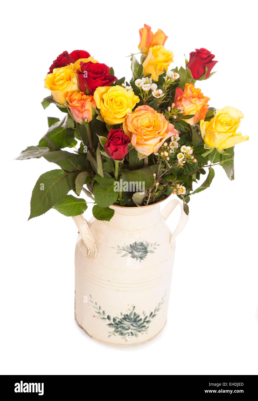 Roses dans un vase décoration shabby chic Banque D'Images