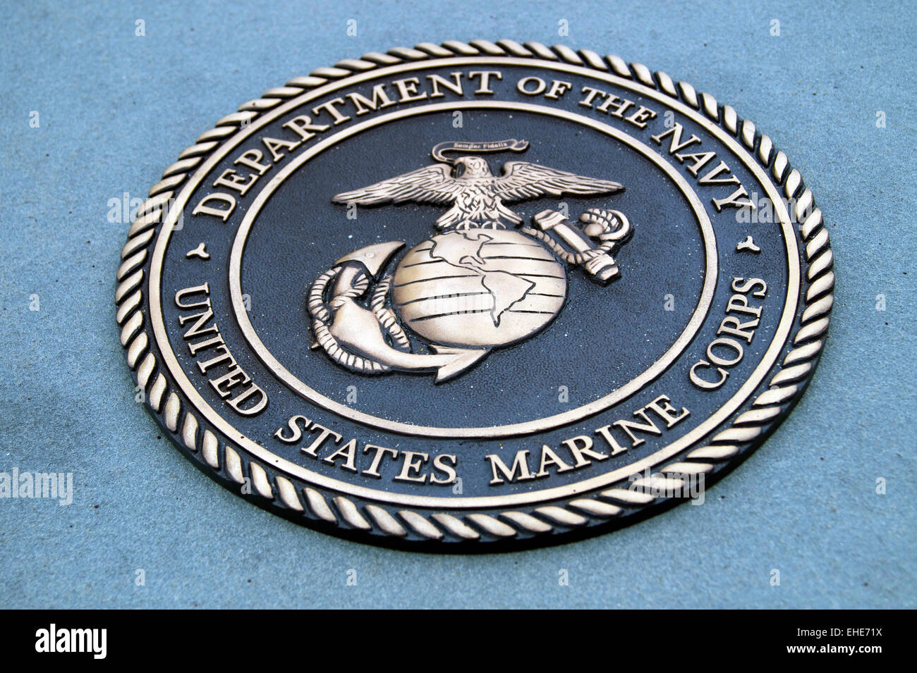 Un relief en laiton du sceau de l'United States Marine Corps Banque D'Images