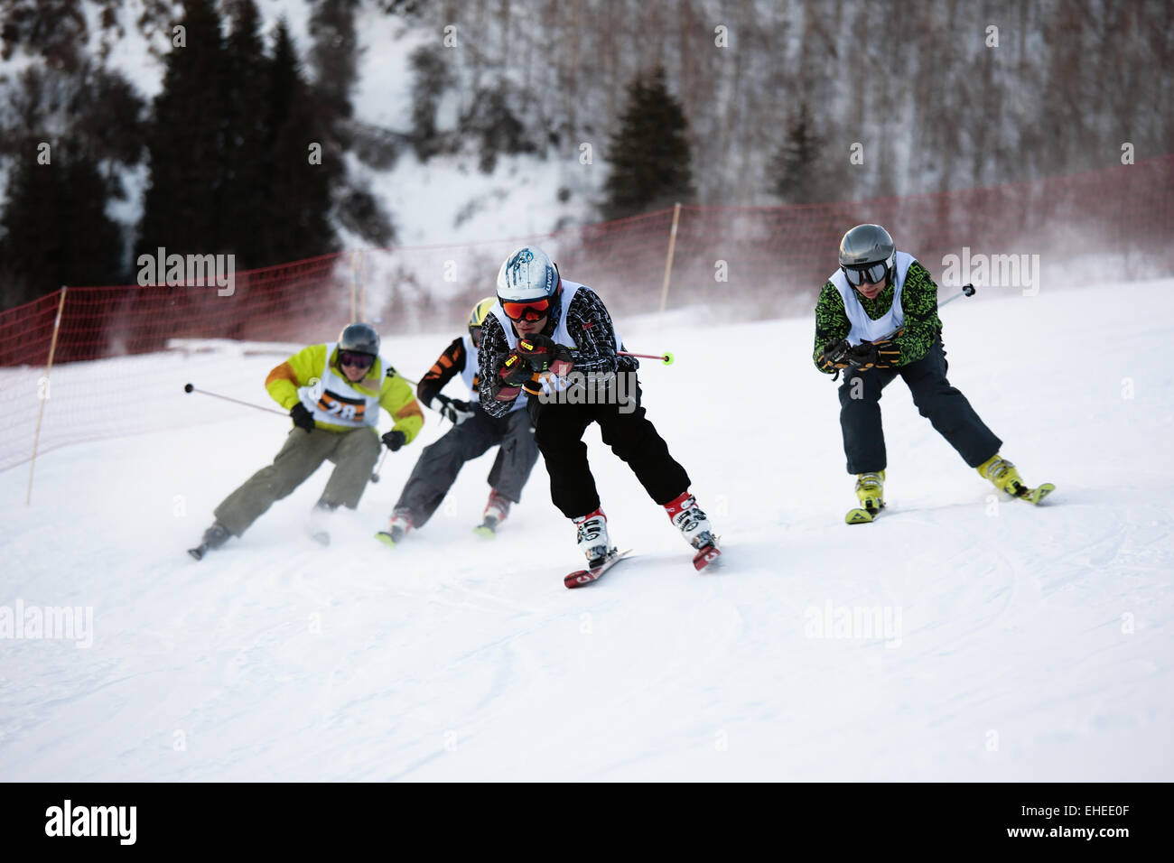 L'hiver ski et la concurrence bordercross Banque D'Images