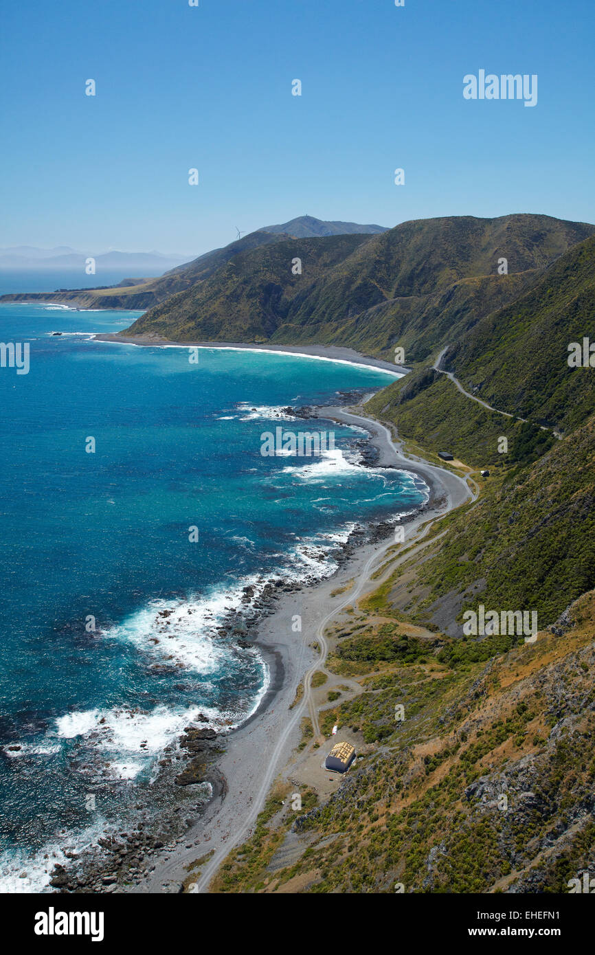 Les voies près de Sinclair, chef de la côte sud de Wellington, Île du Nord, Nouvelle-Zélande - vue aérienne Banque D'Images