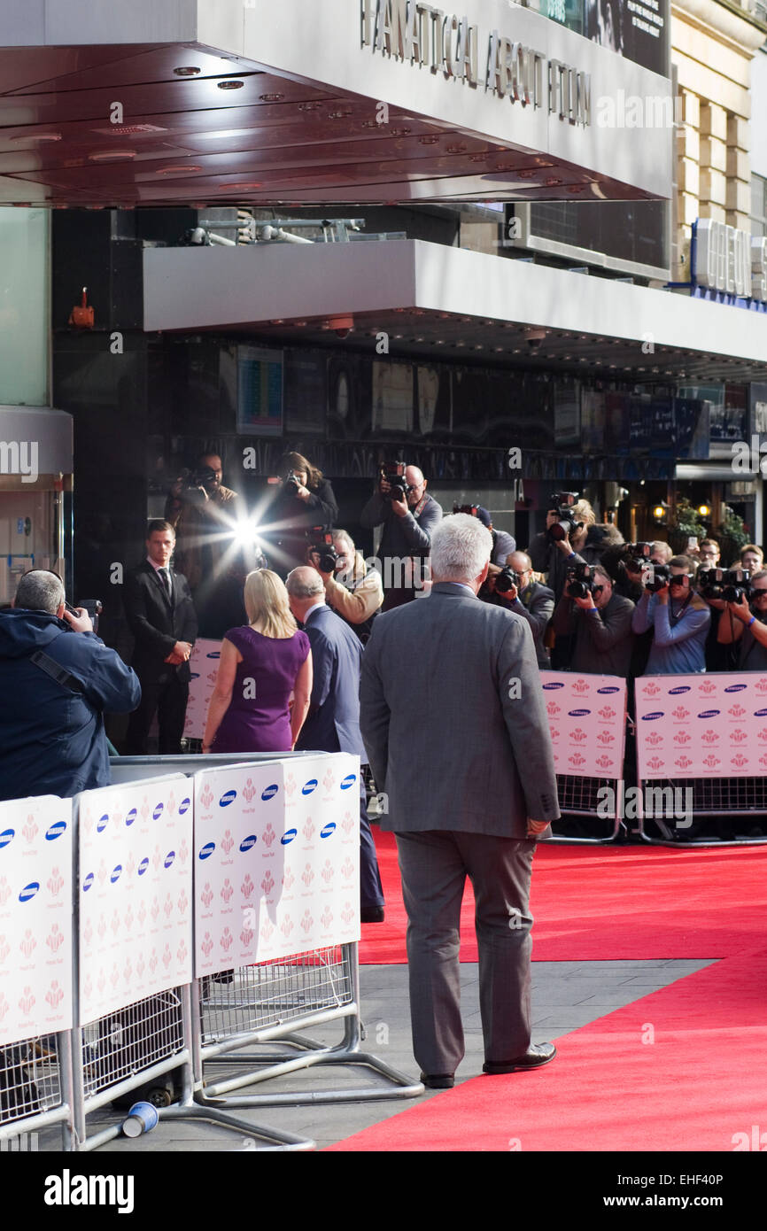 Photographes de presse Prendre photo du Prince Charles d'arriver à Londres pour le Princes Trust Red Carpet event Banque D'Images
