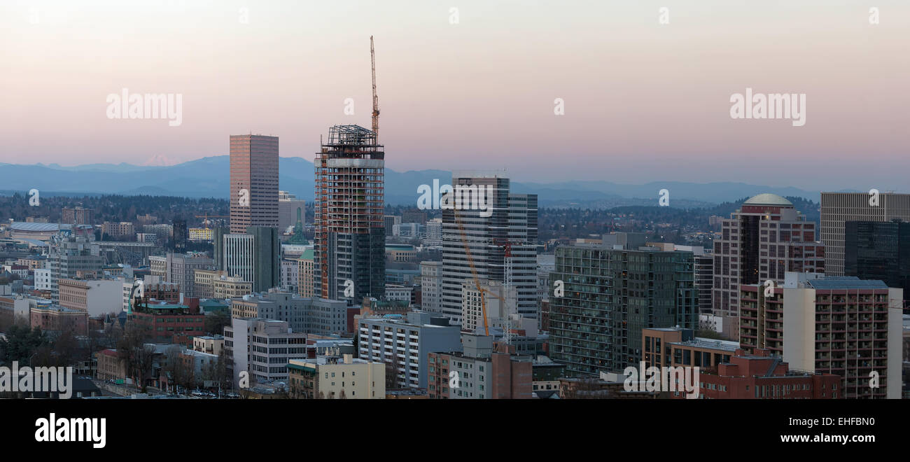 Le centre-ville de l'Oregon Portland Cityscape avec de nouveaux bâtiments Panorama Construction Banque D'Images