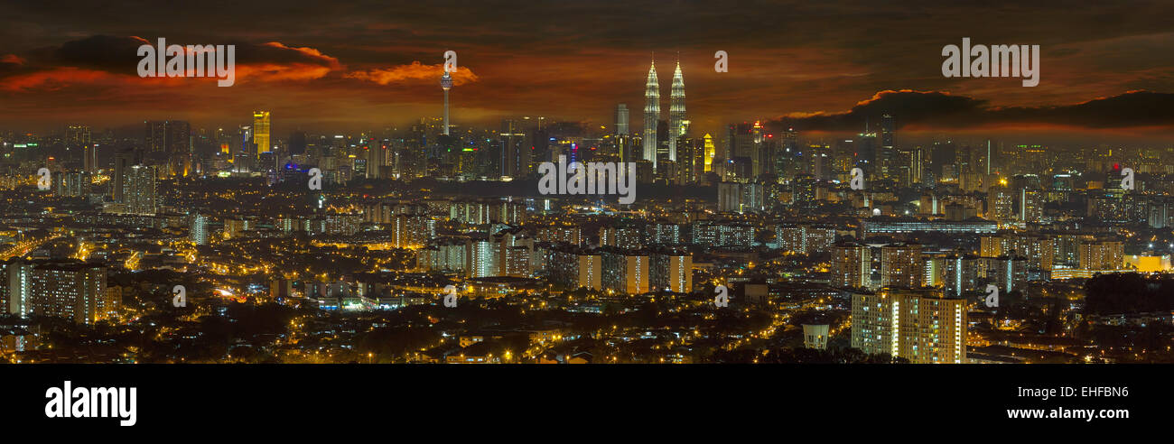 Kuala Lumpur Malaisie Cityscape Panorama Coucher de soleil spectaculaire Banque D'Images