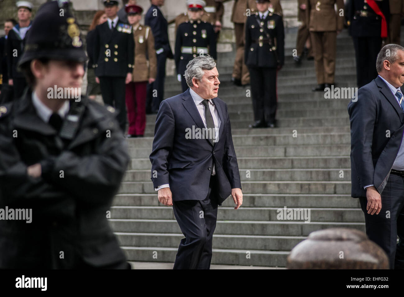 Londres, Royaume-Uni. 13 mars, 2015. Gordon Brown arrive pour l'Afghanistan commémoration à la Cathédrale St Paul Crédit : Guy Josse/Alamy Live News Banque D'Images