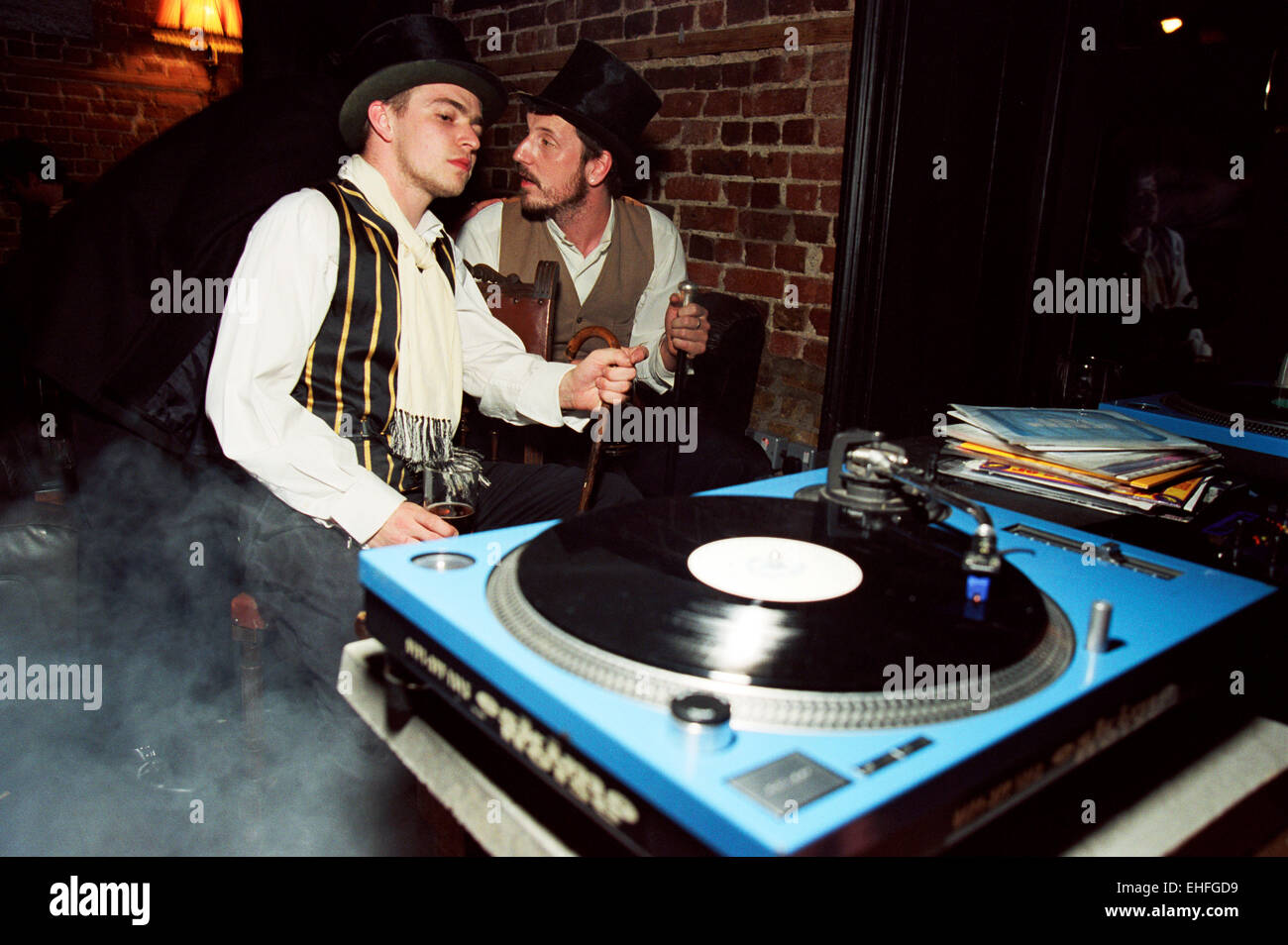 Wax DJs jouant à la Taverne de Camden Banque D'Images