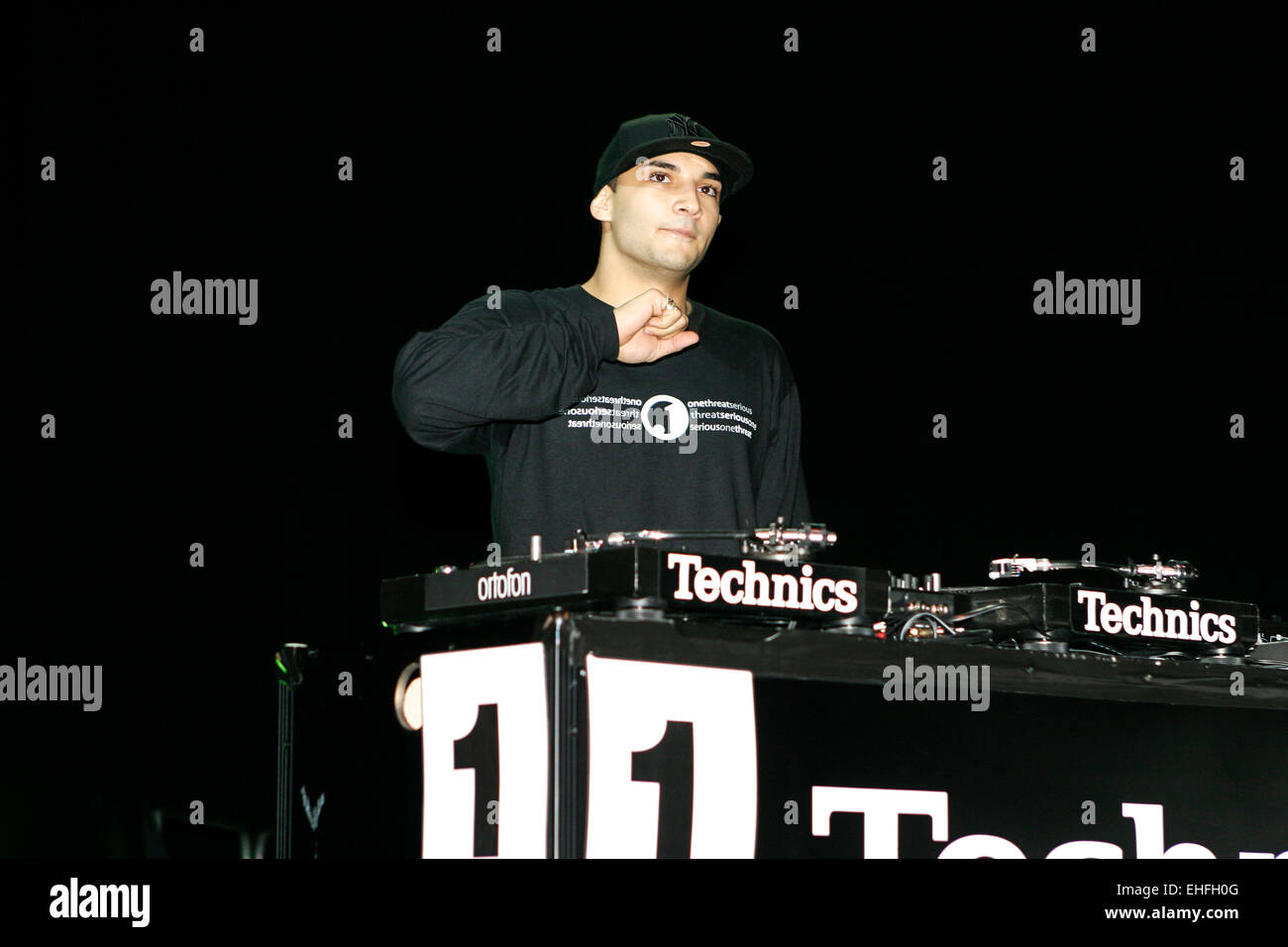 I-sortir de l'USA DJing à la bataille pour la domination du monde à la DMC Technics World DJ Championships/au Hammersmith Apollo. Banque D'Images