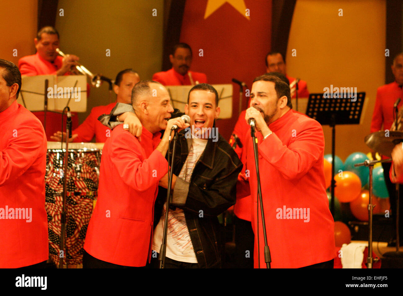Daddy Yankee sur un TV show à Porto Rico. Banque D'Images