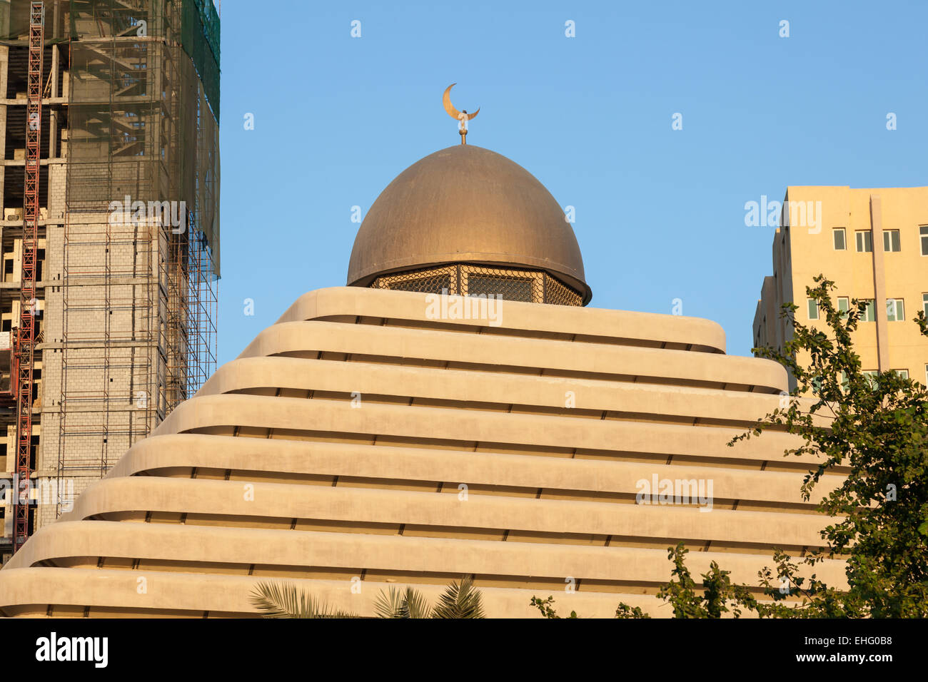 Pyramide mosquée dans la ville de Koweït, Moyen-Orient Banque D'Images