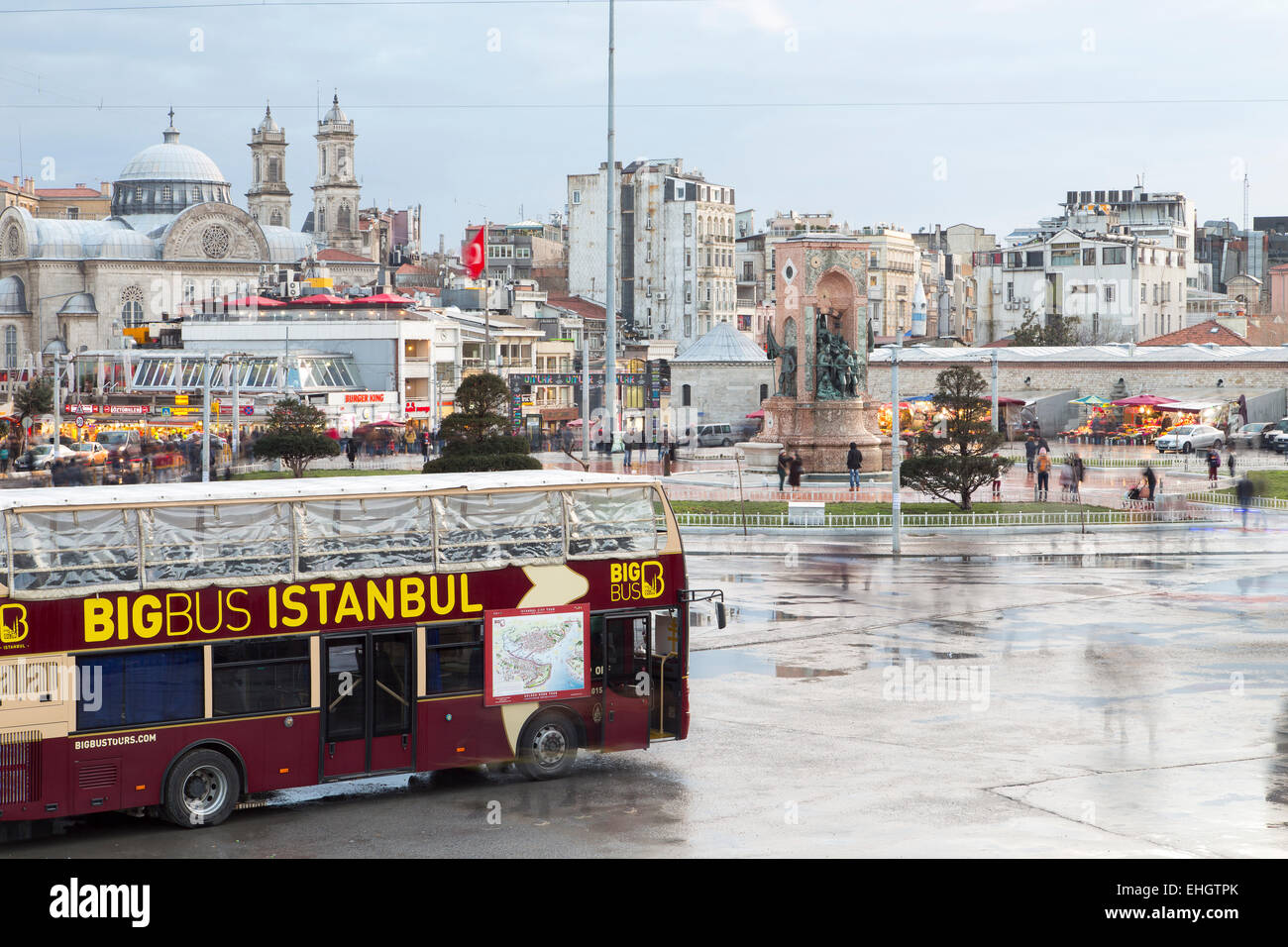 Ce monument commémore l'indépendance Kemal Ataturk et la fondation de la République turque à la place Taksim, Istanbul Banque D'Images