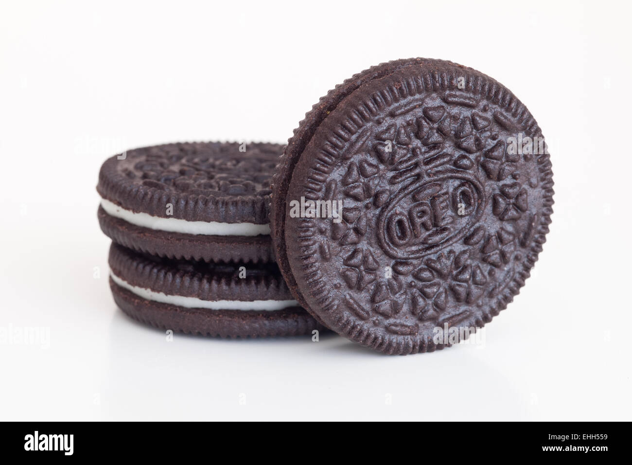 Un gros plan d'Oreo cookies sandwich. Banque D'Images