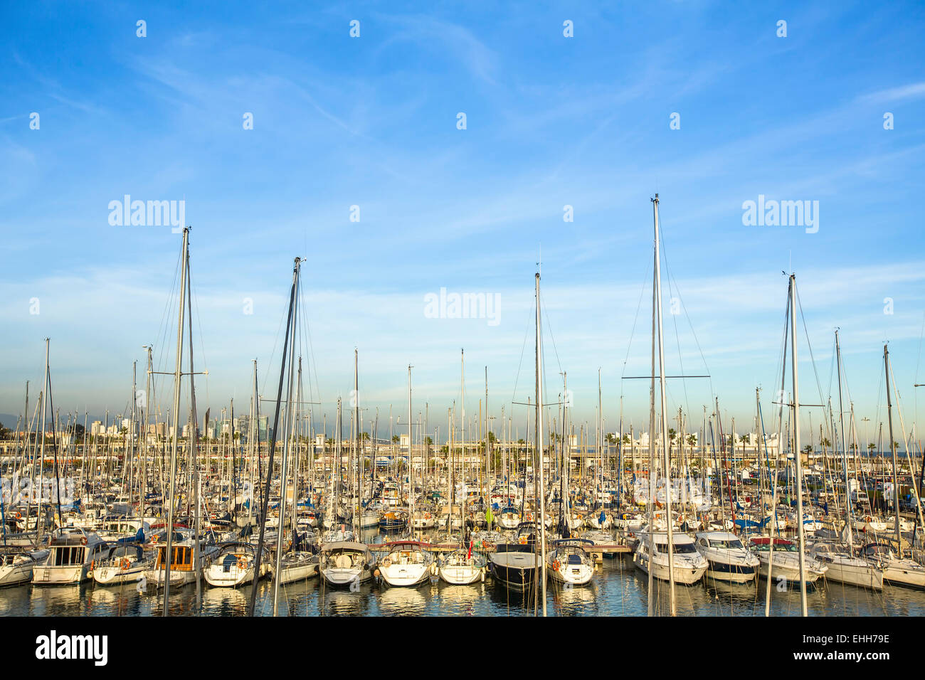 Yacht de plaisance. Voilier port. Vacances d'été, style de vie de luxe. Banque D'Images