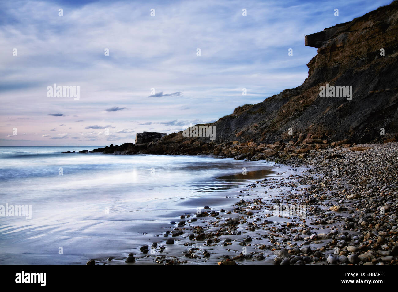 Côte de falaise avec des bunkers, Wimereux, France Banque D'Images