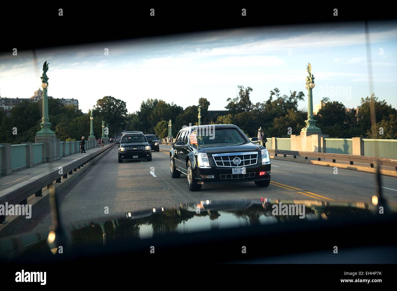 Vue de l'intérieur le convoi que le président des États-Unis, Barack Obama se déplace en limousine présidentielle le 25 septembre 2014 à Washington, DC. Banque D'Images