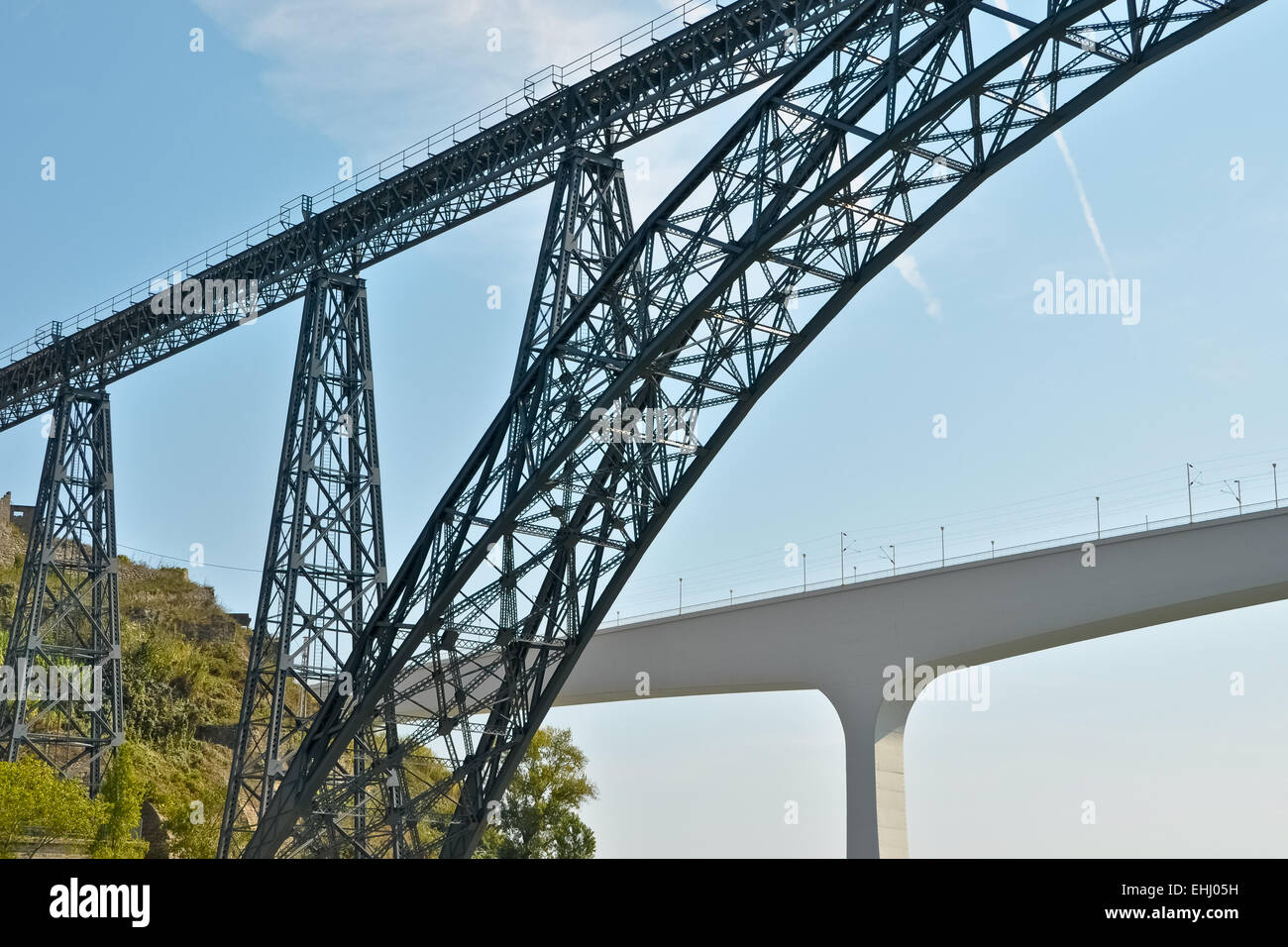 Pont de chemin de fer en carbone Banque de photographies et d’images à haute résolution Alamy Pont de chemin de fer en carbone Banque de photographies et d’images à haute résolution Alamy