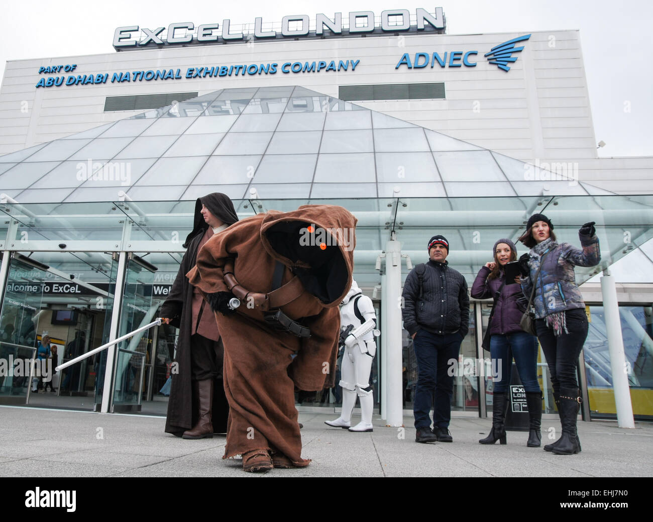 Bande dessinée et rassembler des fans de cosplay au centre Excel de Londres Super Comic Convention, Londres Angleterre Royaume-Uni UK Banque D'Images