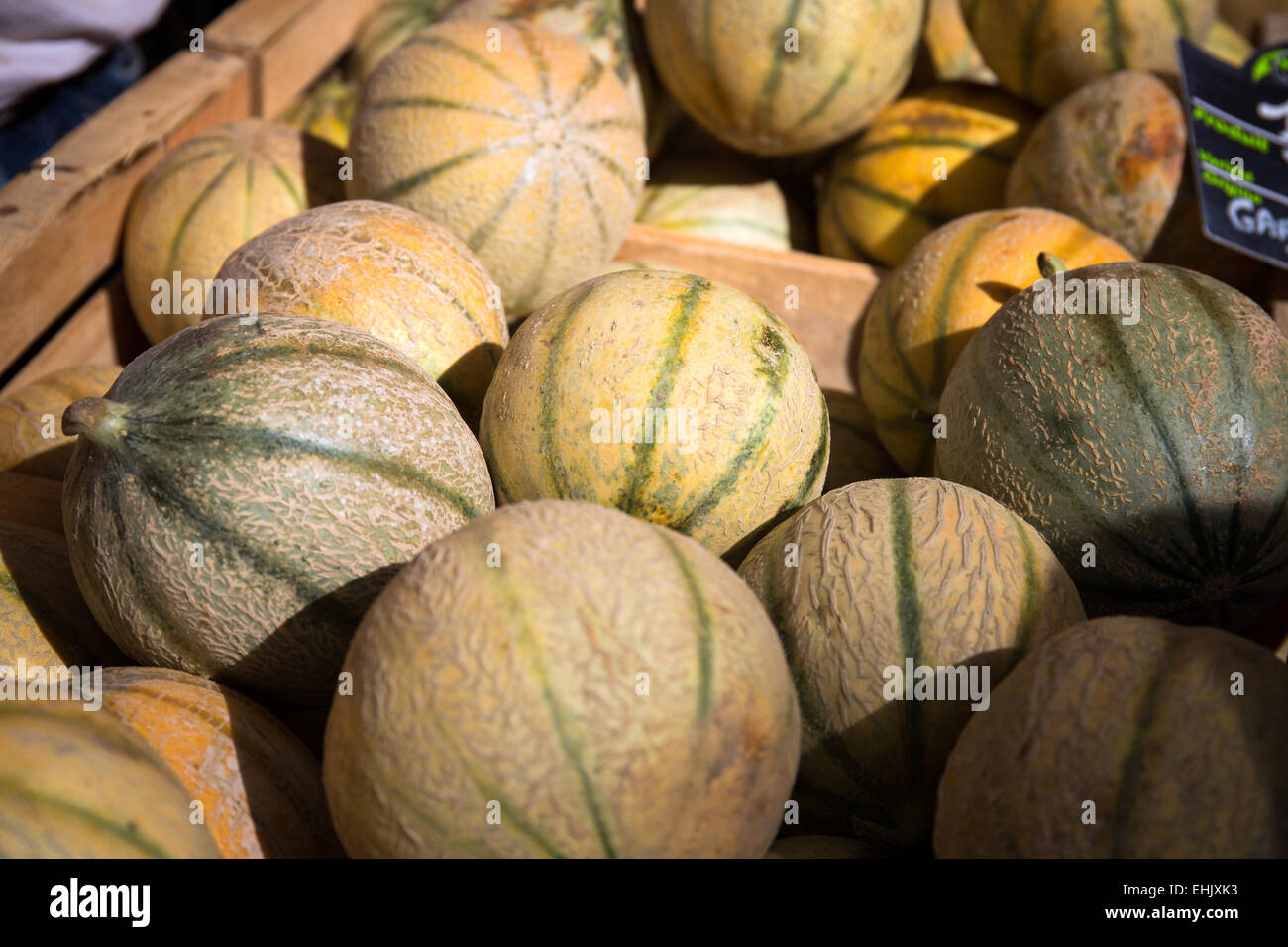 Les melons en vente à un marché en plein air traditionnel, Avignon, France, Europe Banque D'Images