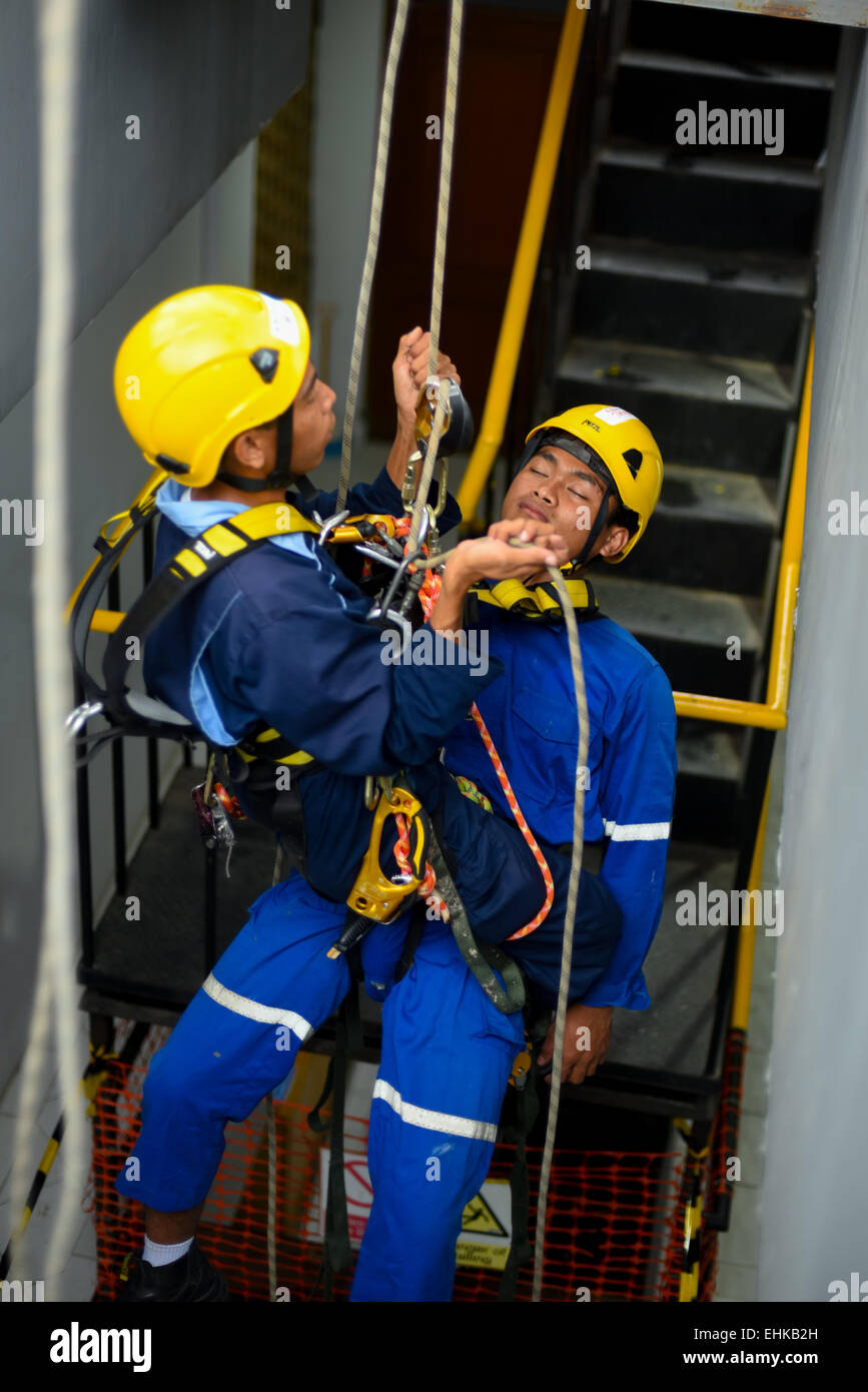 Formation accès sur corde à Jakarta. Banque D'Images