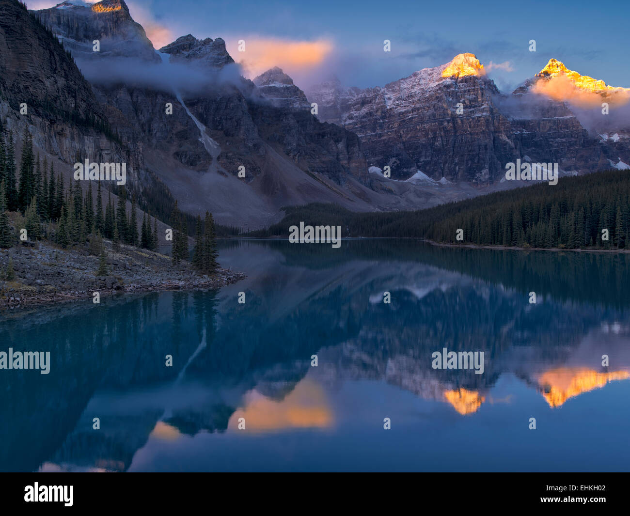 Le lac Moraine. Le parc national Banff. Alberta Canada. Banque D'Images