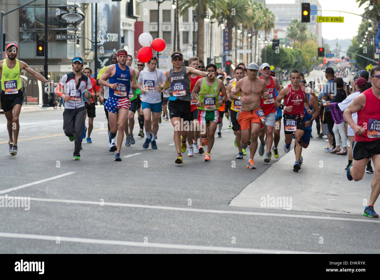 Los Angeles, Californie, USA. 15 mars, 2015. Coureurs au kilomètre 11 de la la Marathon. Banque D'Images