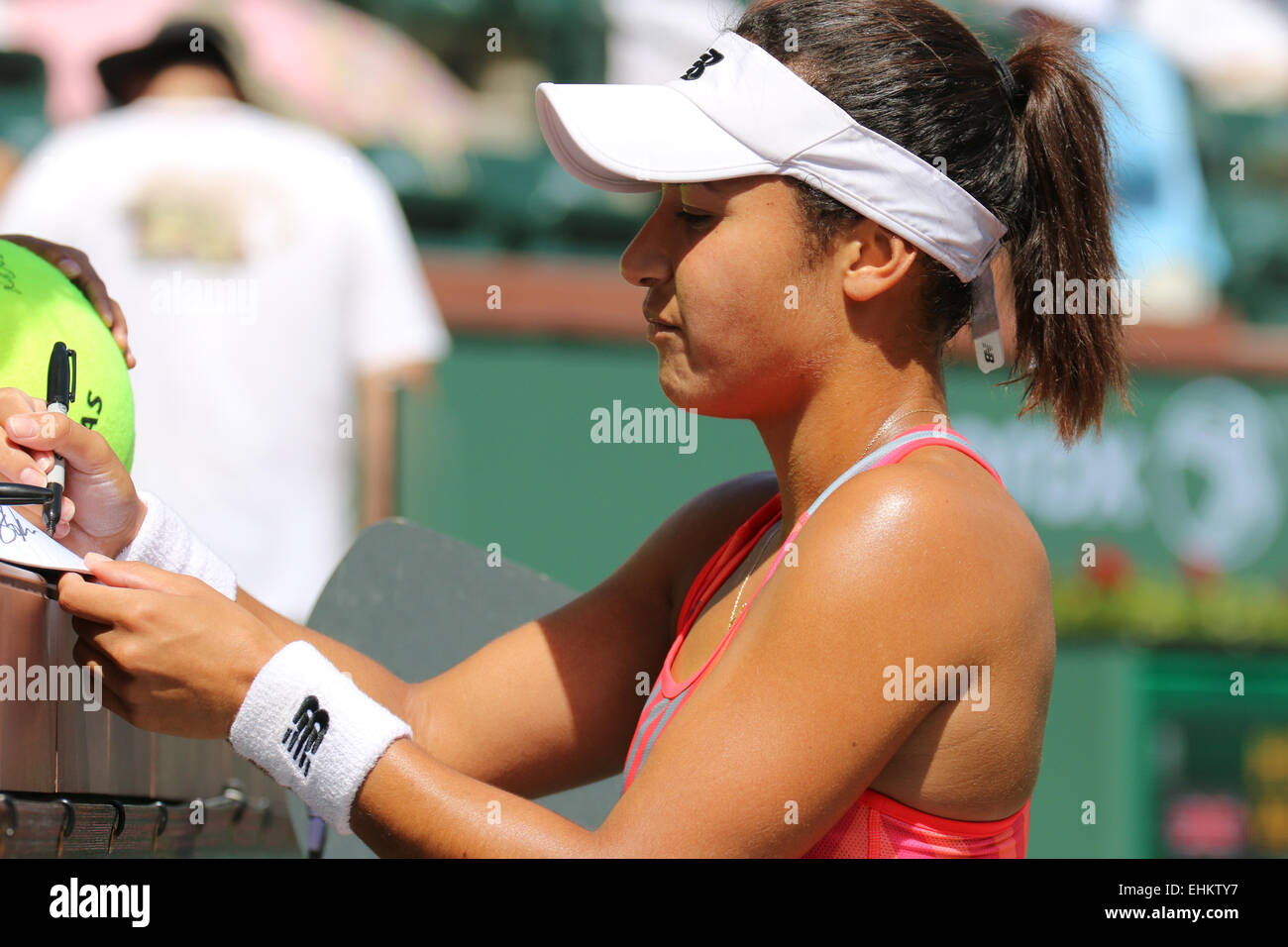 Indian Wells, le 15 mars 2015, joueur de tennis britannique Heather Watson bat Agnieszka Radwanska (Pologne) dans la 3e ronde de la féministe des célibataires au BNP Paribas Open (score 6-4 6-4). Credit : Werner - Photos/Alamy Live News Banque D'Images