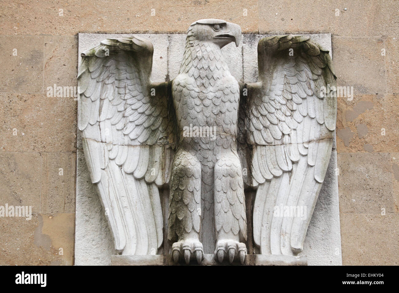 Reichsadler. L'aigle nazi de 1930 sur le bâtiment principal de l'Aéroport de Tempelhof à Berlin, Allemagne. Banque D'Images