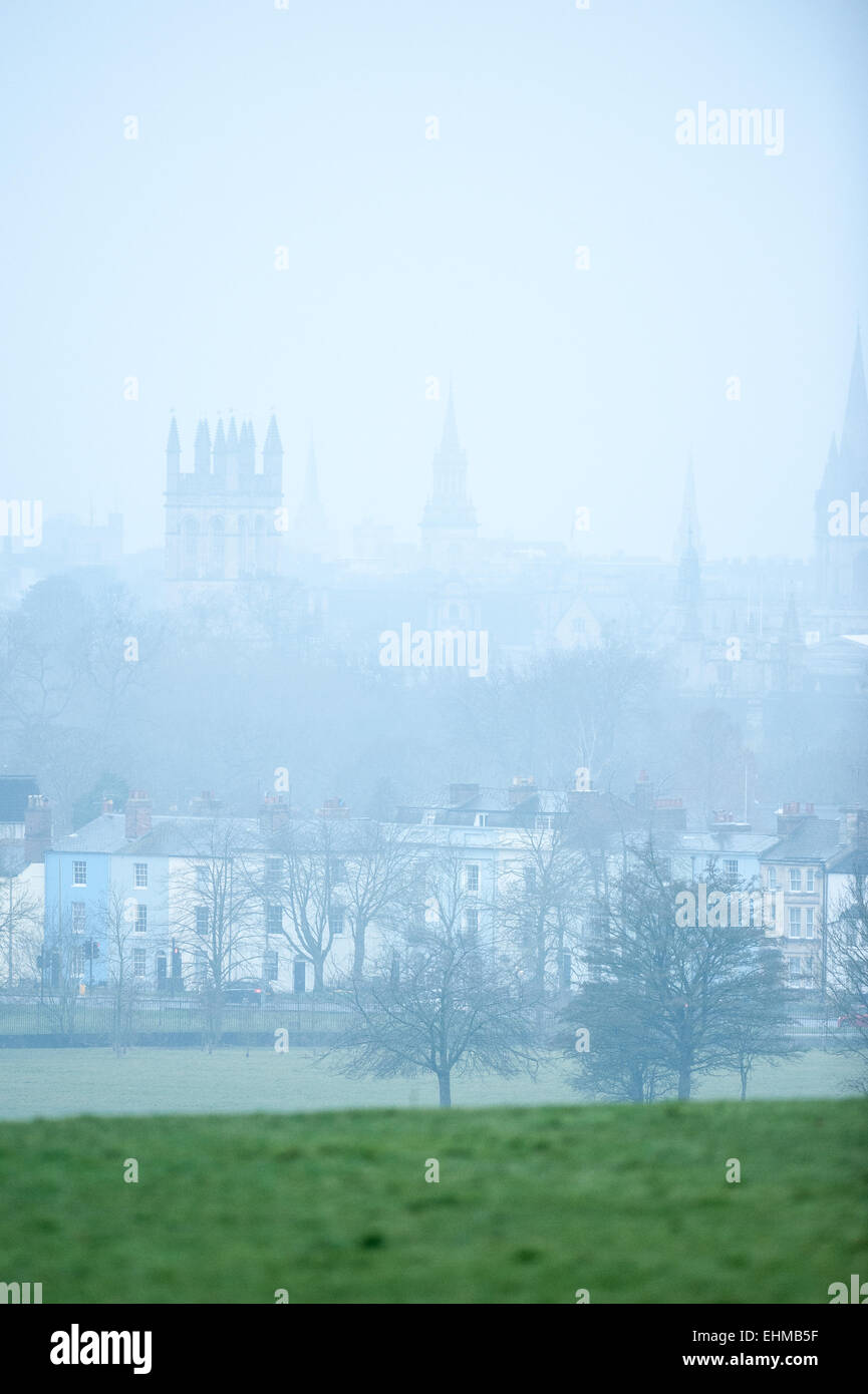 Oxford, UK. 16 mars 2015. Royaume-uni : Un temps pluvieux et humide de commencer la journée à Oxford. Crédit : Andrew Walmsley/Alamy Live News Banque D'Images