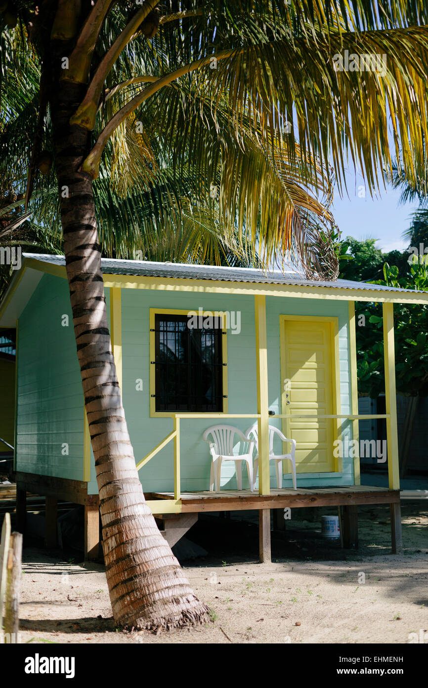 Bungalow à Barefoot Beach Caye Caulker, Belize Banque D'Images