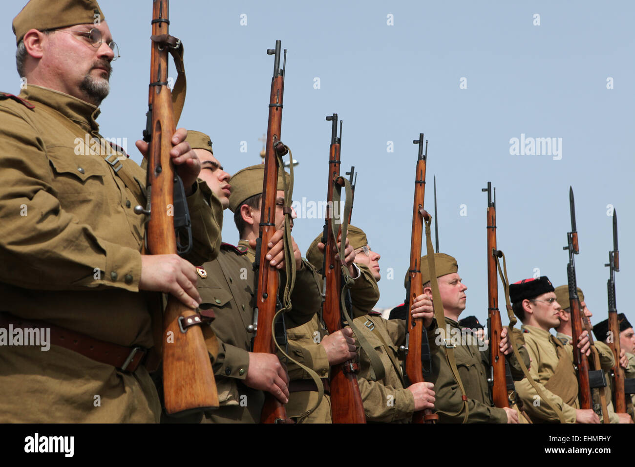 Figurines MiniArt 1/35 Soldats Soviétiques WWII - 5 Figurines En Plastique - Maquette à Peindre