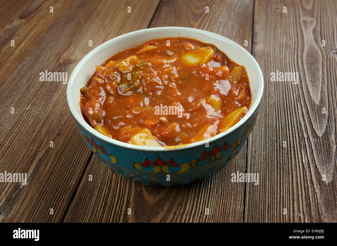 Snapper Soup avec poulet et la sauce chili. Cuisine américaine Banque D'Images