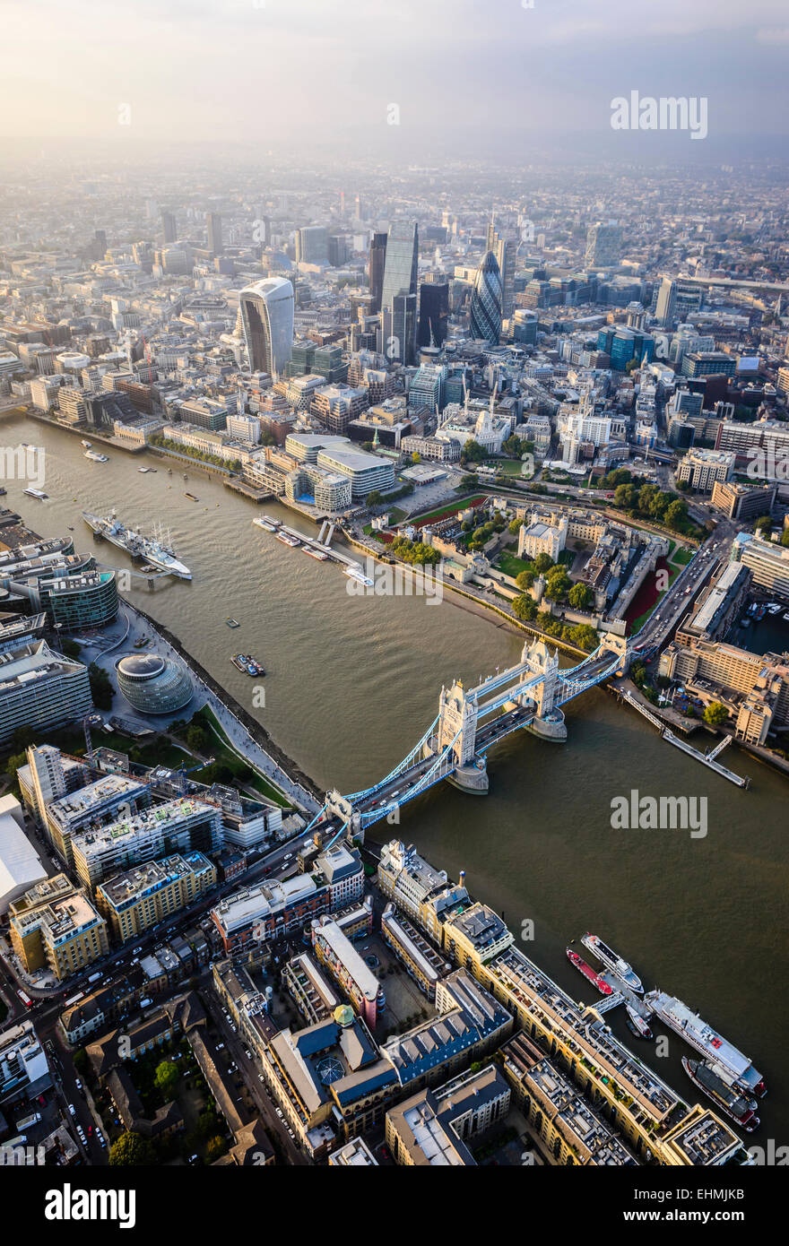 Vue aérienne de la ville de Londres et rivière, Angleterre Banque D'Images