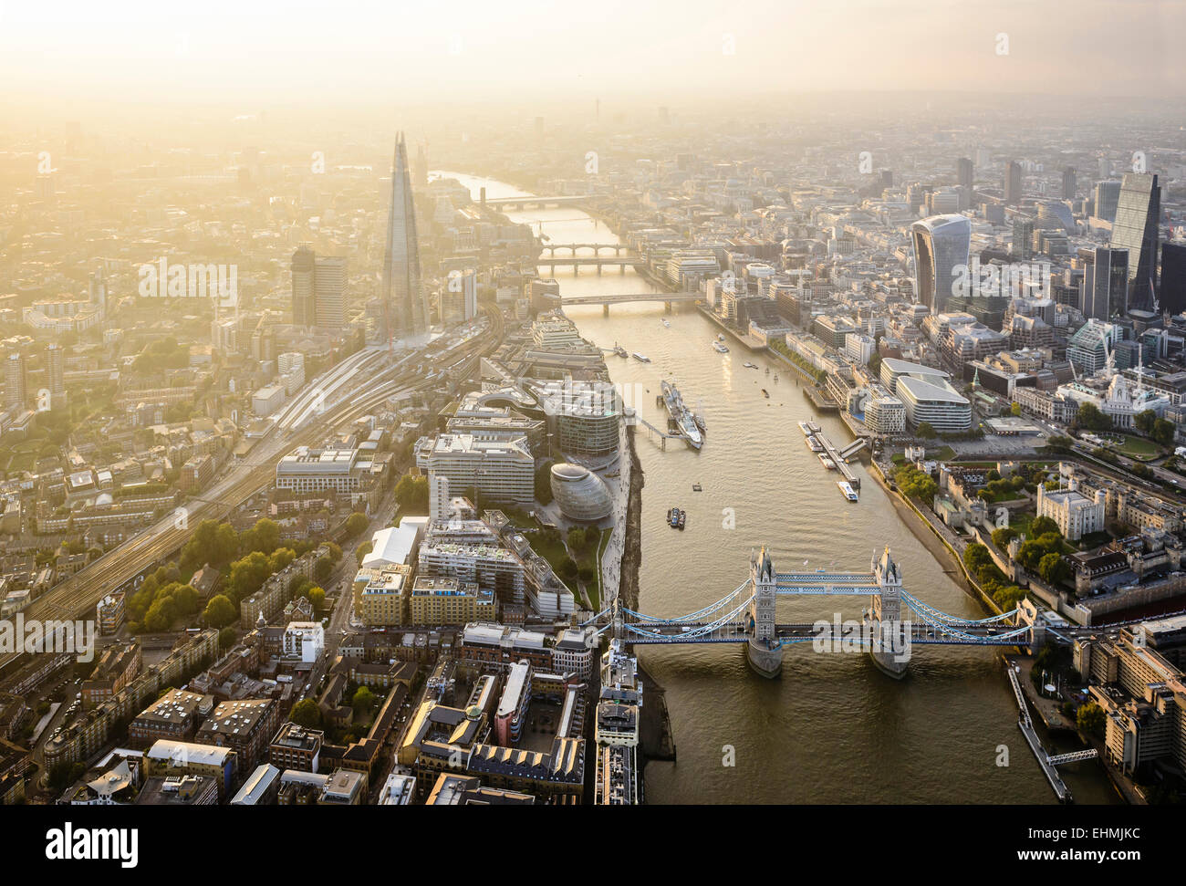 Vue aérienne de la ville de Londres et rivière, Angleterre Banque D'Images