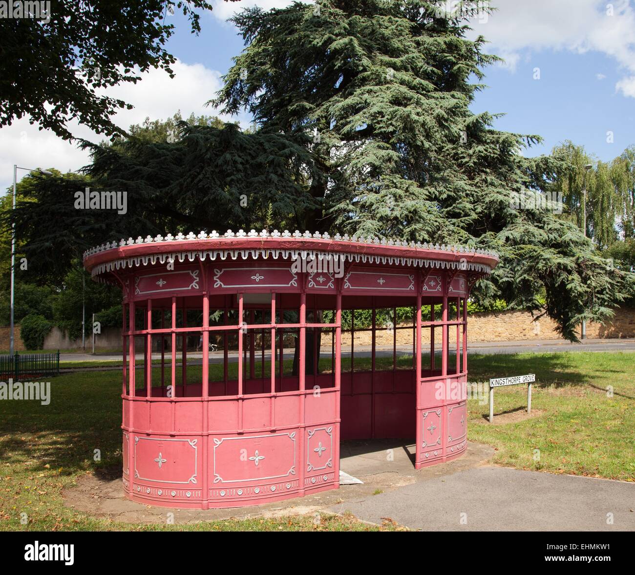Tramway ancien utilisé comme un abri bus à Kingsthorpe, Northampton Banque D'Images