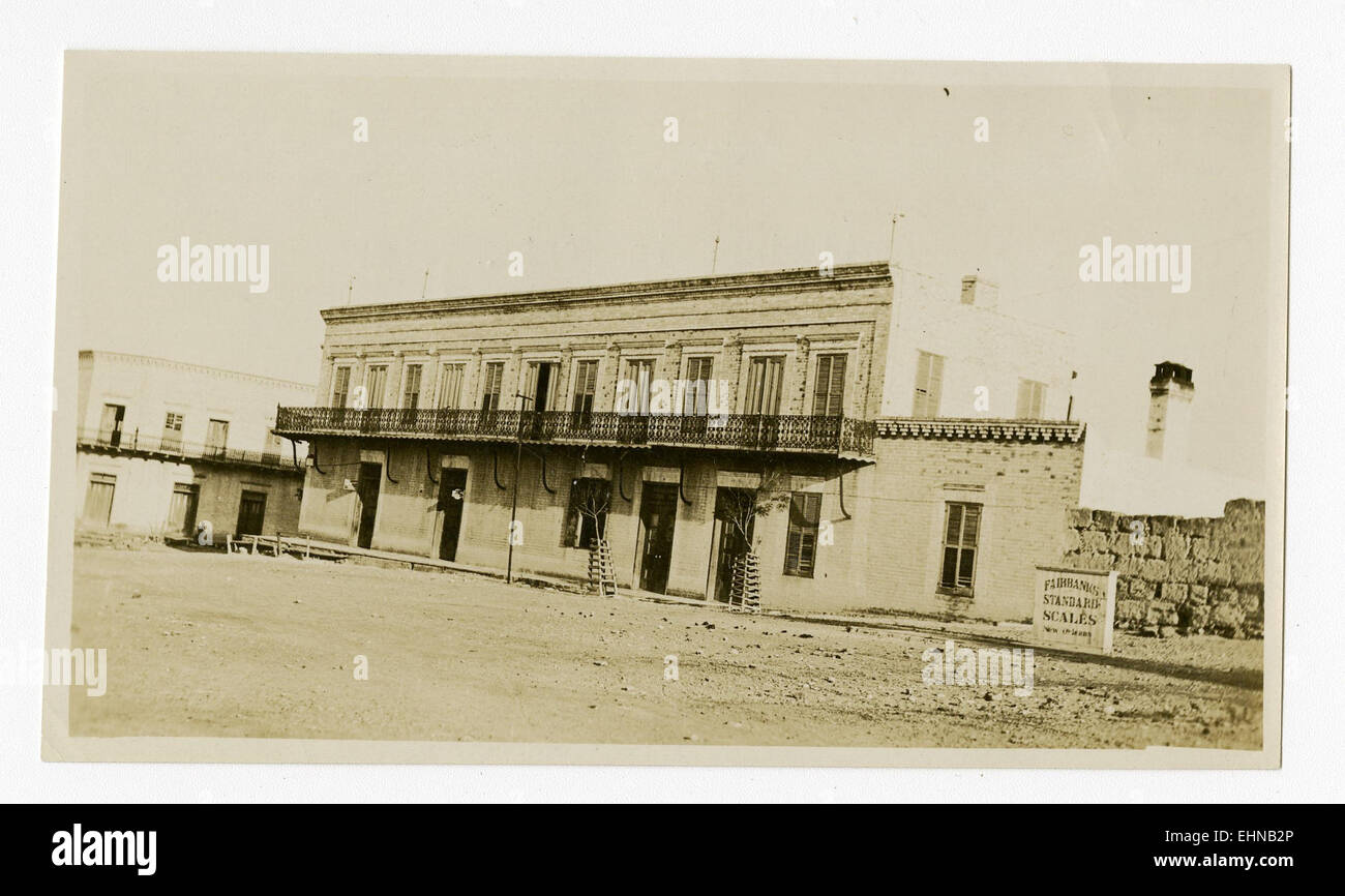 Cette image montre divers bâtiments à Roma, Texas, capturant l'architecture et le caractère unique de cette ville. La photo met en évidence la conception et la structure des monuments remarquables dans la région. Banque D'Images