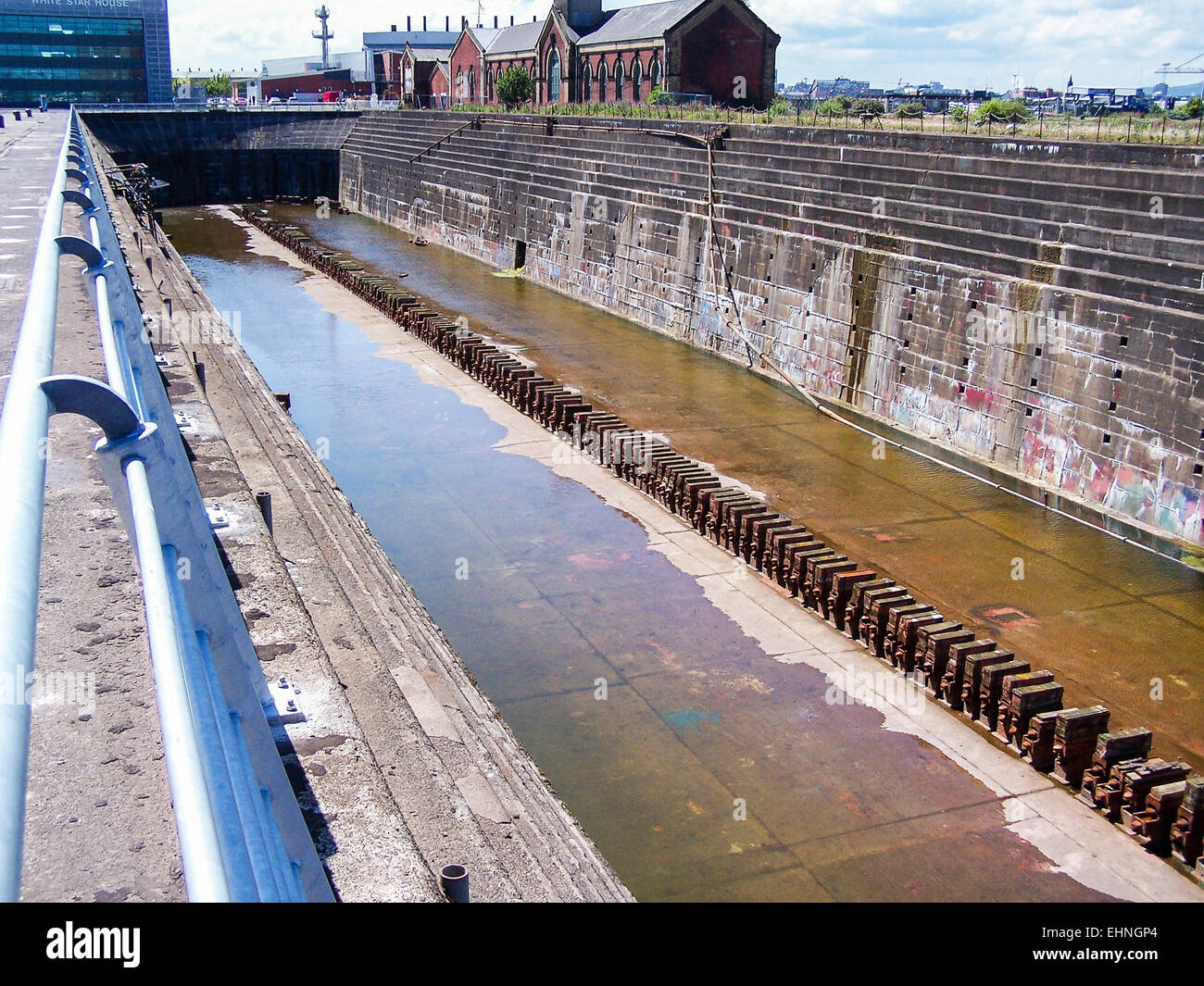 Thompson est sec graving dock, Belfast, où de nombreux navires dont le Titanic ont été équipés. Une fois construit, c'était la plus grande cale sèche dans le monde. Banque D'Images