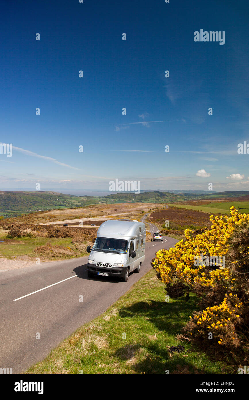 Un régime enregistré d'Allemand camping en haut de Porlock Hill sur la A39 dans le Somerset, England, UK Banque D'Images