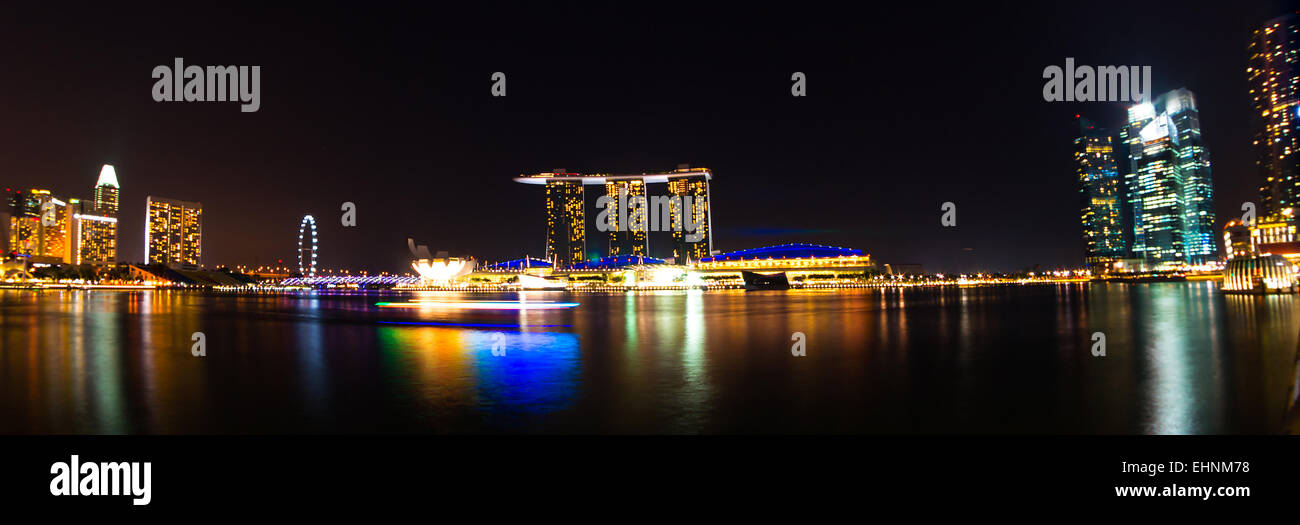 Fish-eye view of Singapore city skyline . Banque D'Images